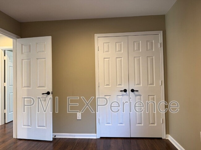 Building Photo - 9203 Sandy Creek Rd