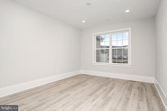 Building Photo - 4403 Thompson Dr