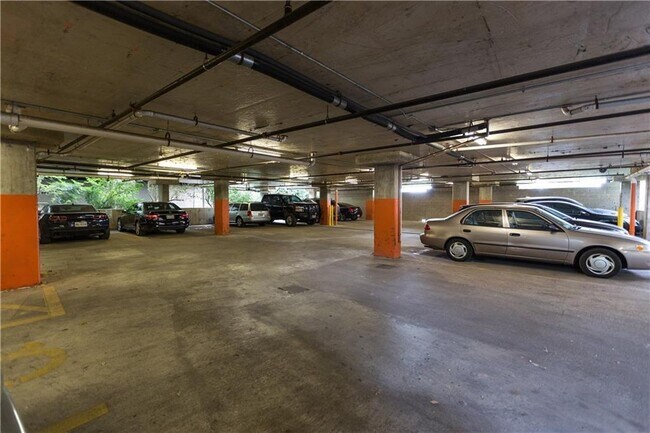 Building Photo - 2708 San Pedro St