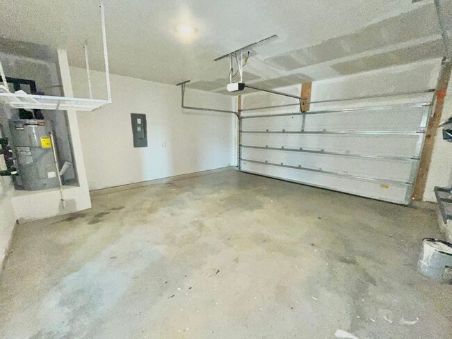 Building Photo - 503 Sandy Holw Dr