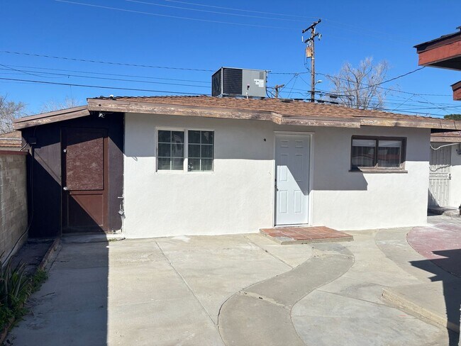 Building Photo - 45025 1/2 10TH STREET WEST