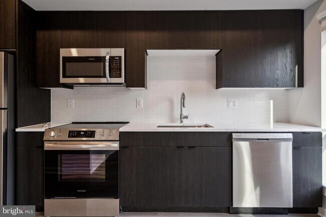 Primary Photo - 3449 Scotts Ln