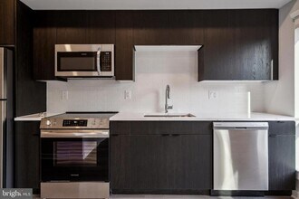 Building Photo - 3449 Scotts Ln