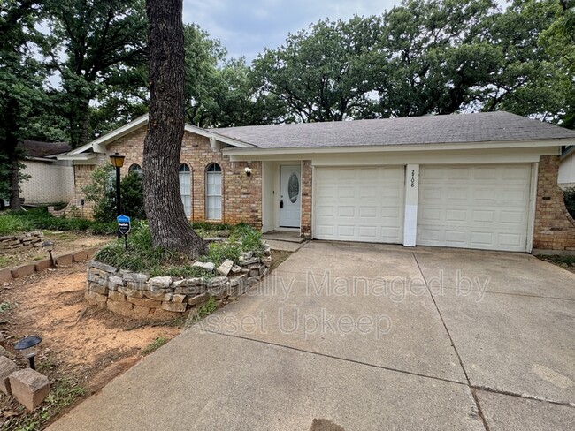 Building Photo - 2708 Hilldale Blvd
