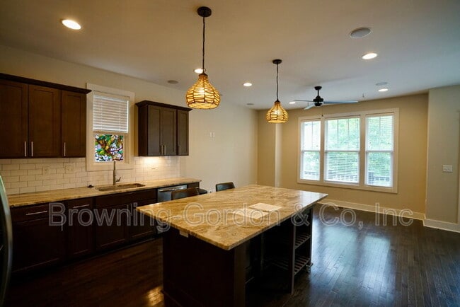 Building Photo - 3402 Shelby Bottoms Bnd