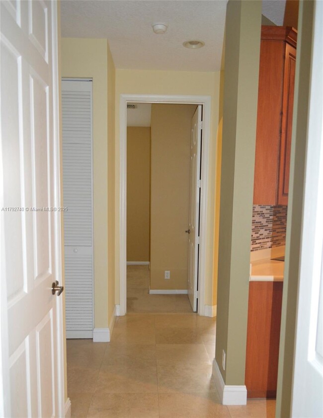 Building Photo - 2812 Center Ct Dr