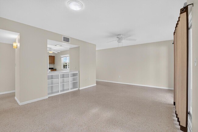 Building Photo - Affordable Sun city Home