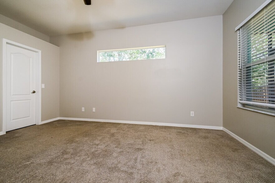 Building Photo - 502 Laguna Mill Dr