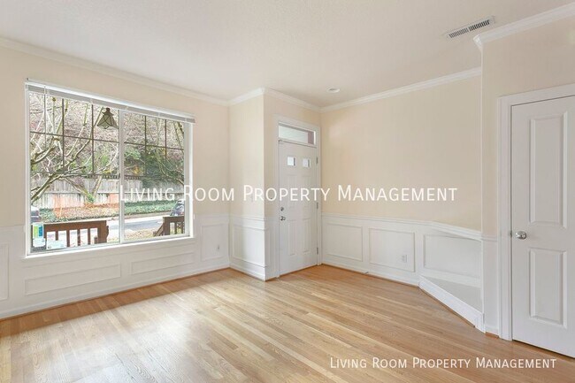 Building Photo - Large Private Townhouse in Johns Landing!