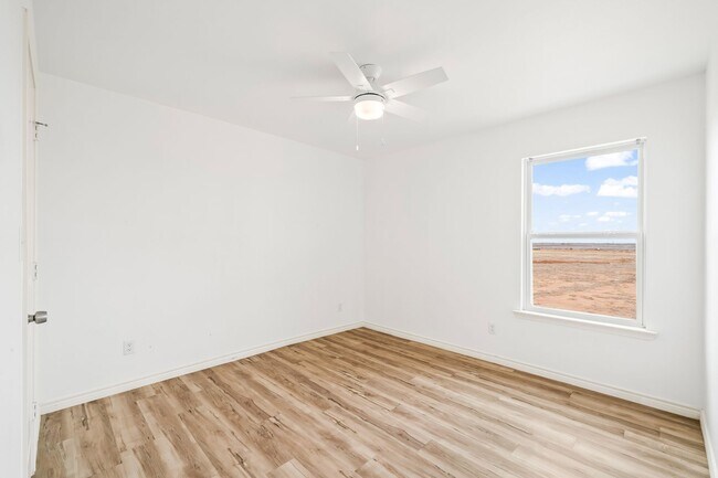 Building Photo - Country Living In Idalou ISD!