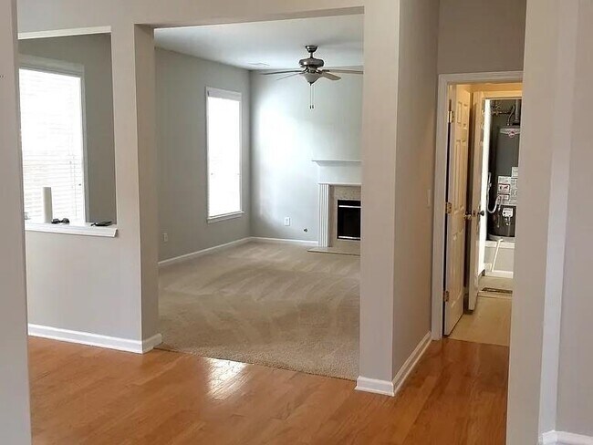 Building Photo - 1353 Dukes Creek Dr