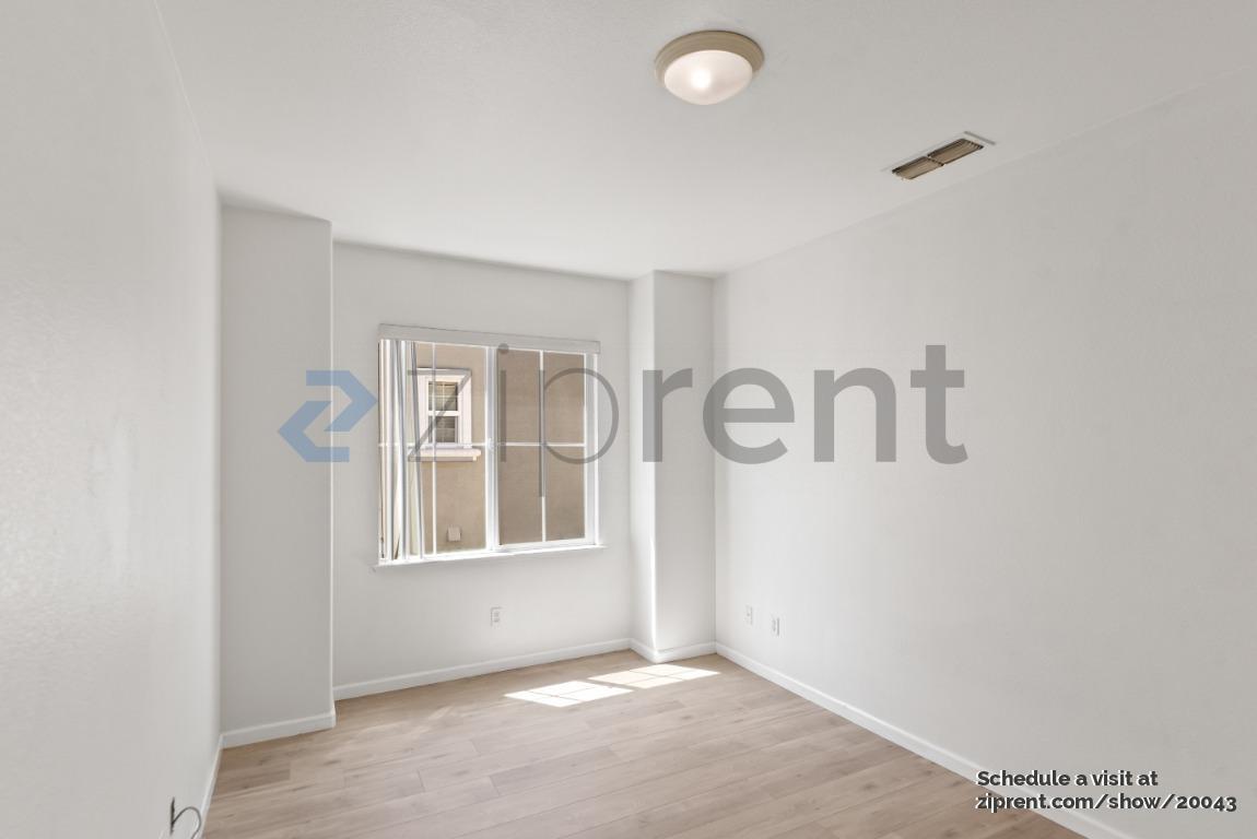 Building Photo - 351 Clarence Bromell Ct