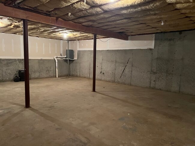 Building Photo - 106 Grove St