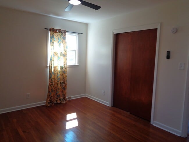 Building Photo - APPLICATION PENDING-Well-Maintained 2 Bedroom House for Rent