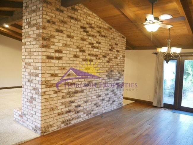 Building Photo - Spacious 4 Bed 4 Bath 2,954sqft Single Family Home in Carmichael