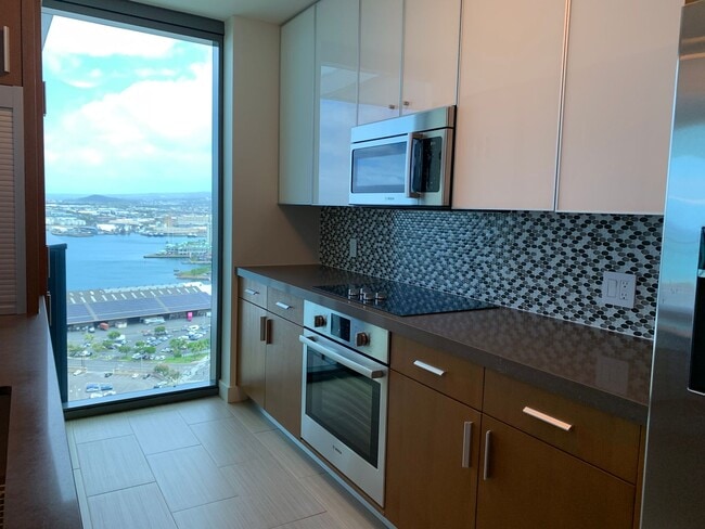 Building Photo - High Floor - Corner Unit - Ocean View - The Collection Condominium