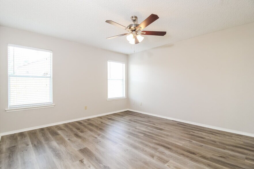 Building Photo - 7900 Flowertree Ct