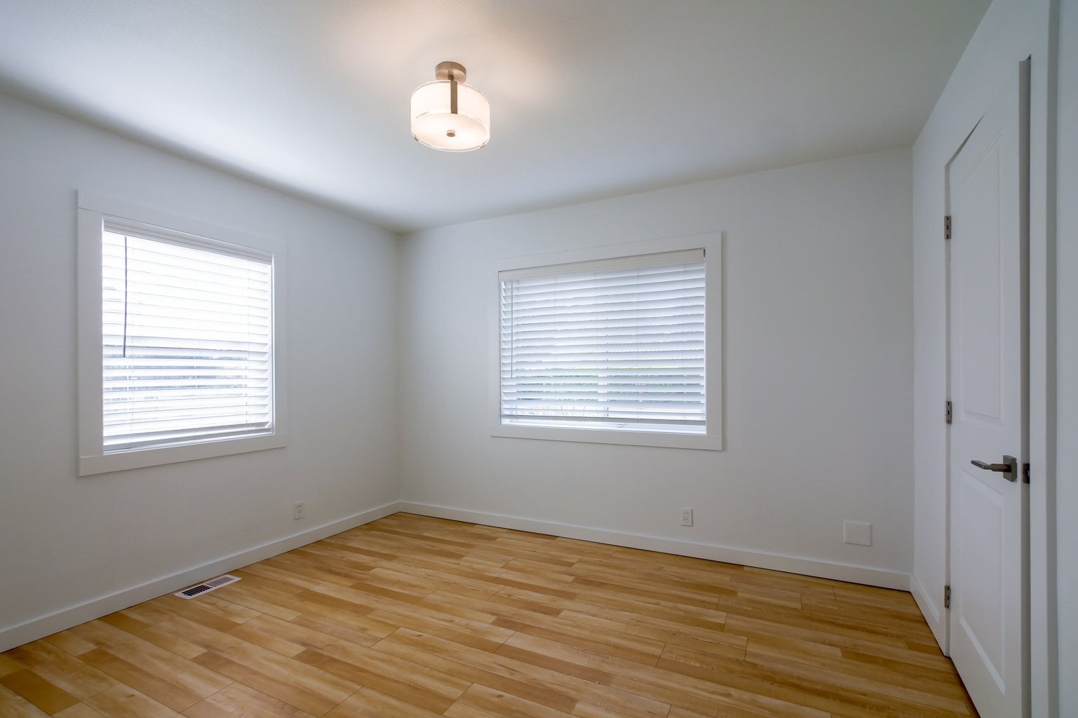 Building Photo - 6235 SE Clatsop St