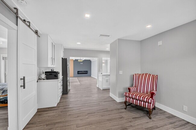 Building Photo - 14624 Country Side Ln