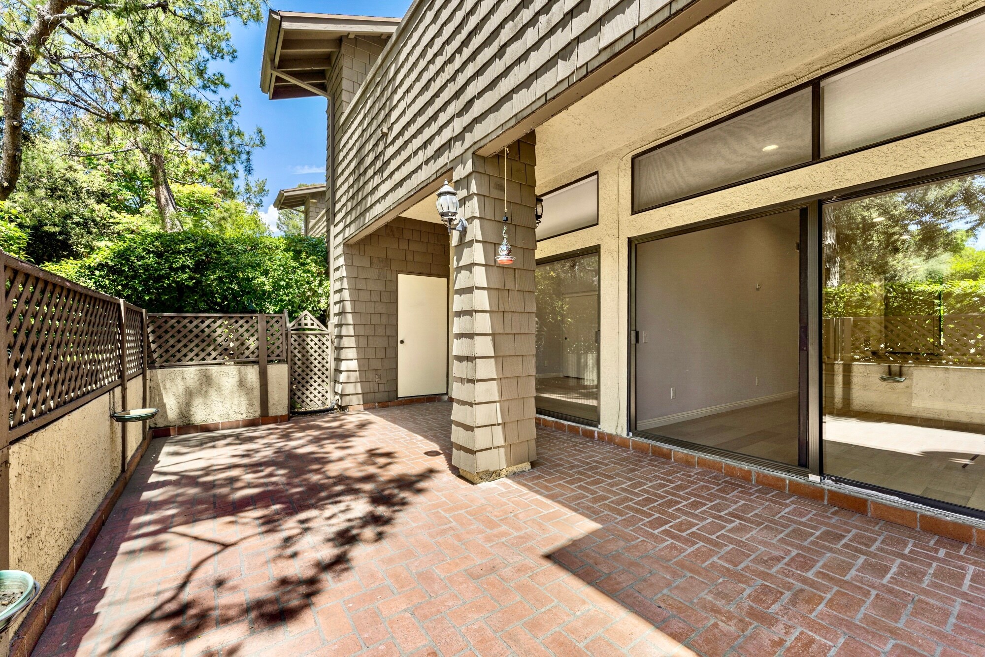 Building Photo - 1054 Seco St