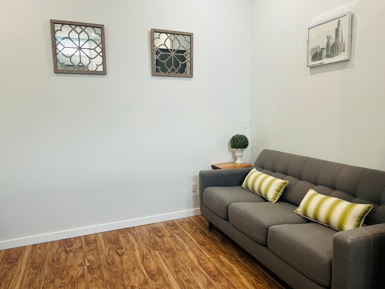 Building Photo - 5413 W 118th St