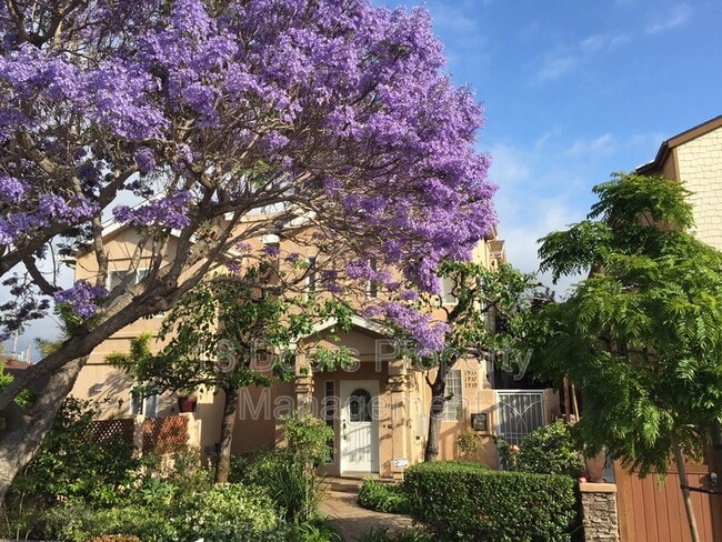 Building Photo - 1935 Felspar St