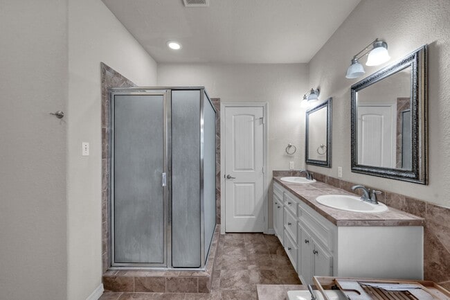 Building Photo - 130 April Cove