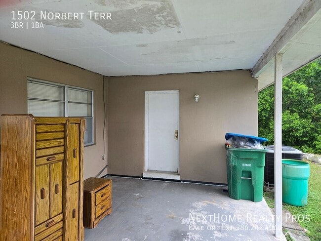 Building Photo - 1502 Norbert Terrace