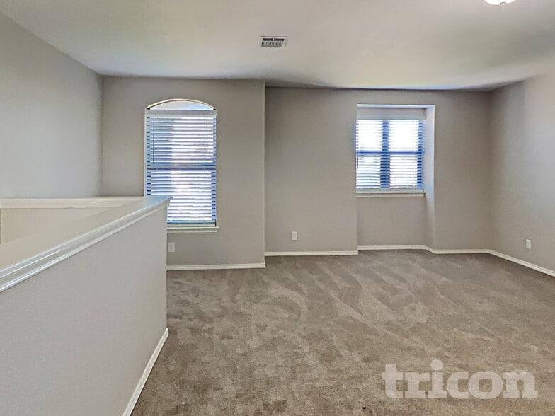 Building Photo - 320 Apricot Dr