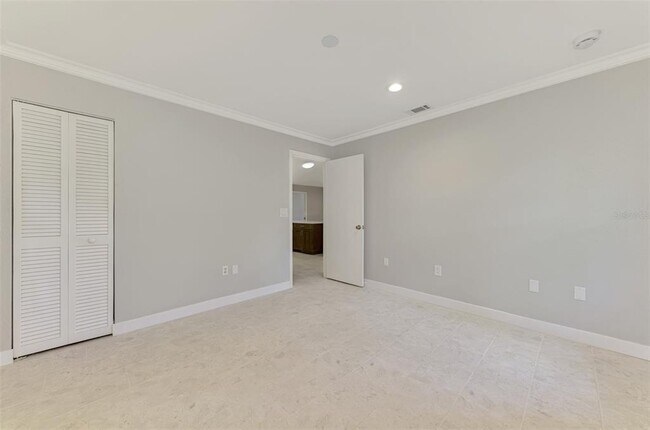 Building Photo - 1224 S View Dr