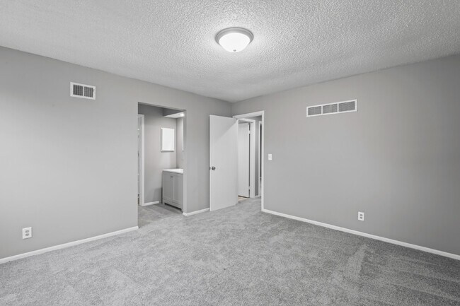 Building Photo - " Renovated 3-Bed, 2.5 Bath in Olathe - Available Now!"  1st month's rent is FREE!*