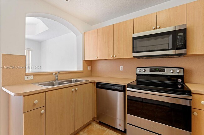 Building Photo - 4922 Sailboat Dr