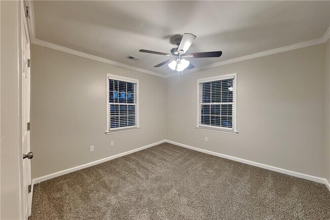 Building Photo - 3002 Mulberry St
