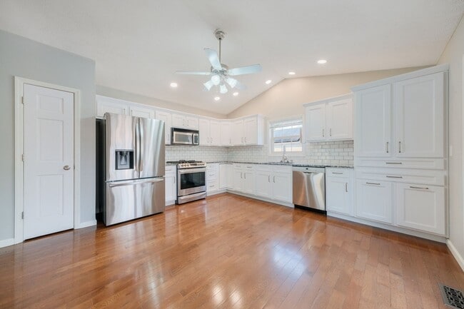 Building Photo - 4 Bed / 3 Bath ranch home