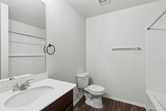 Building Photo - 1305 Vernon Dr