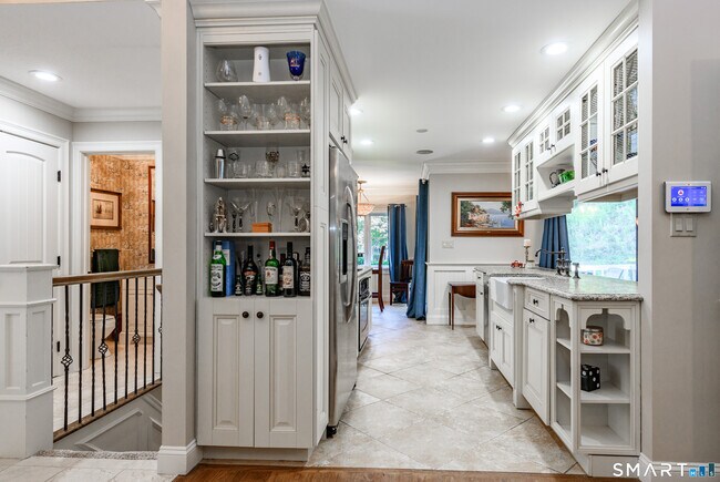 Building Photo - 2 Bramble Bush