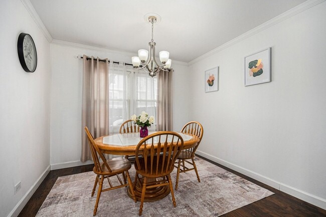 Building Photo - 1921 Williamsburg Dr