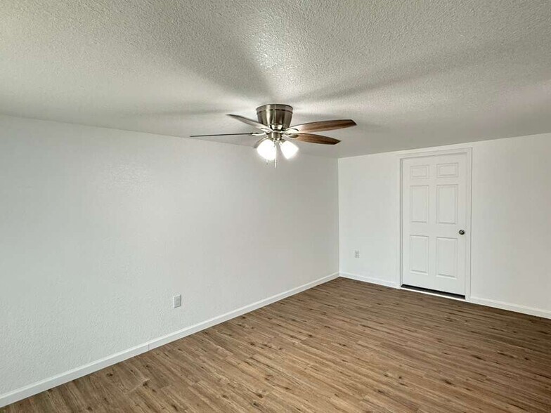 Building Photo - 143 Huxley Dr