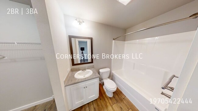 Building Photo - $500 OFF FIRST MONTHS RENT