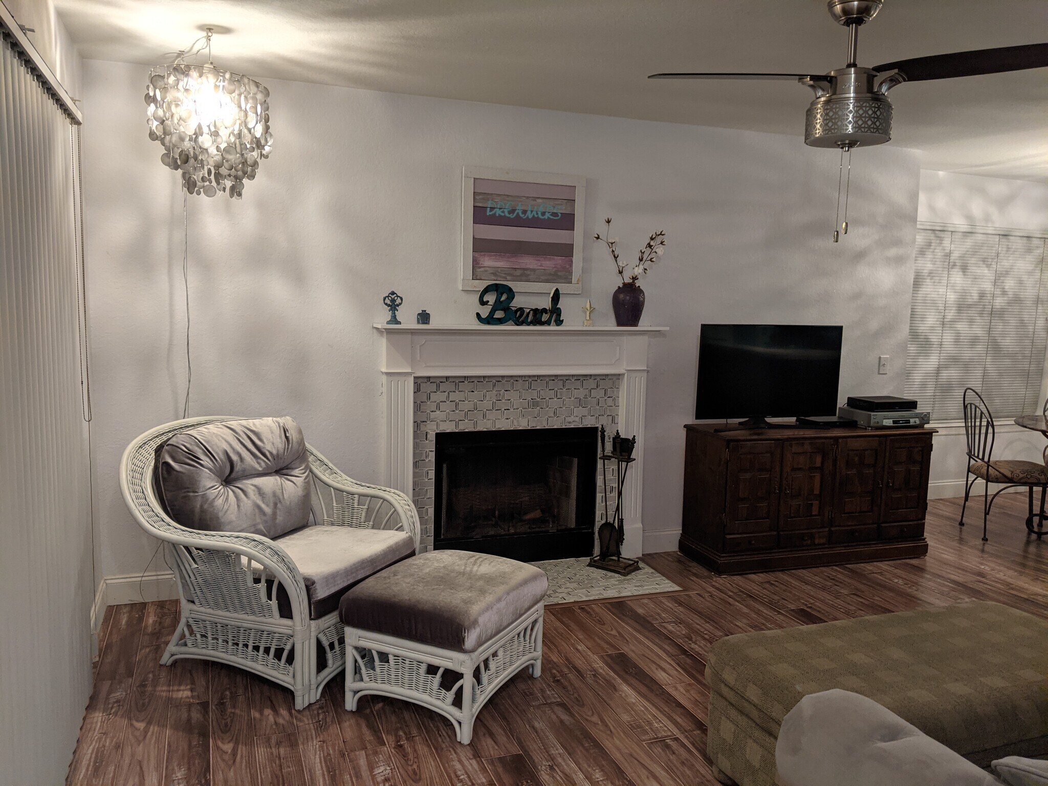 Building Photo - 850 S Tamiami Trl