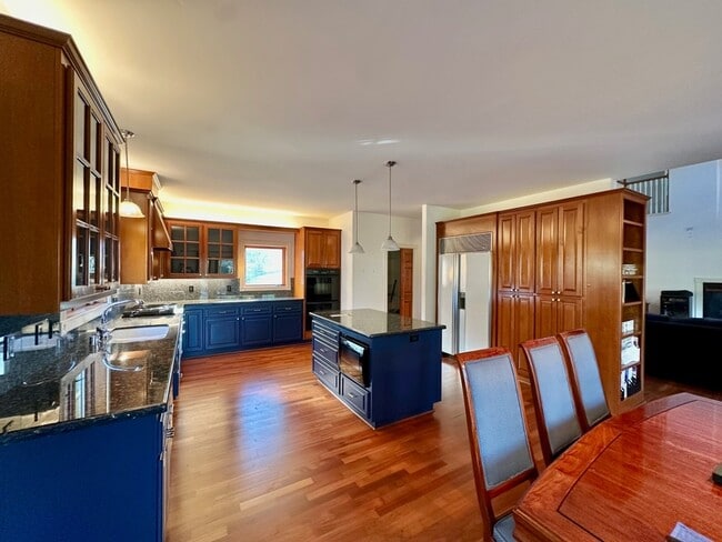 Building Photo - 10978 Squirrel Creek Rd