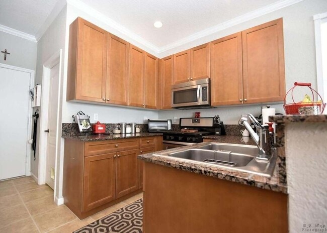 Building Photo - 158 Berenger Walk