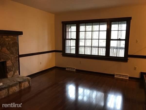 Building Photo - 4 br, 2.5 bath House - 4808 Valencia Ct