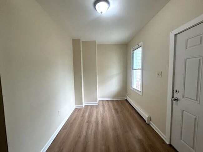 Building Photo - 532 Livingston St