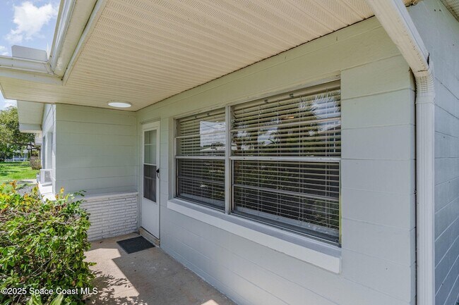 Building Photo - 122 Niemira Ave