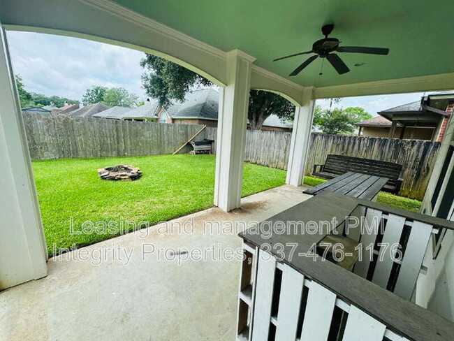 Building Photo - 303 Barataria Bay Point