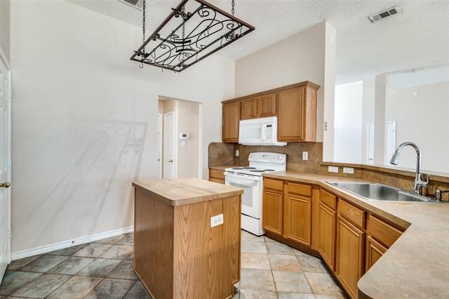 Building Photo - 3729 Sycamore Ln