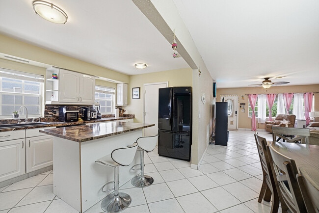 Building Photo - 564 NW 55th St