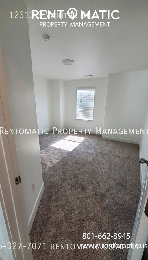 Building Photo - 12313 S Varitek Dr