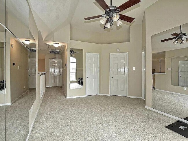 Building Photo - 1207 Chinquapin Ct